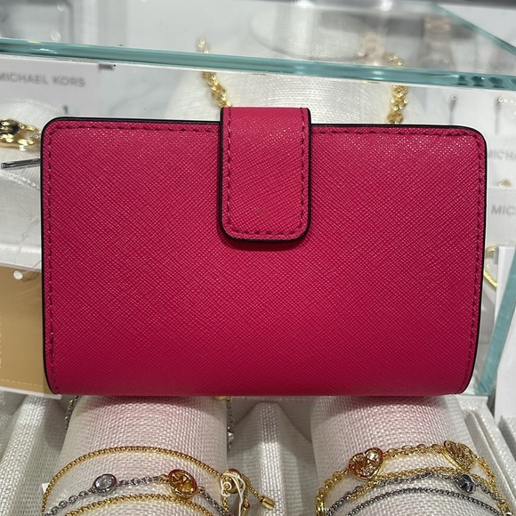 Michael Kors Medium Saffiano Leather Bifold Wallet
Dragonfruit
NWT - Picture 12 of 16
